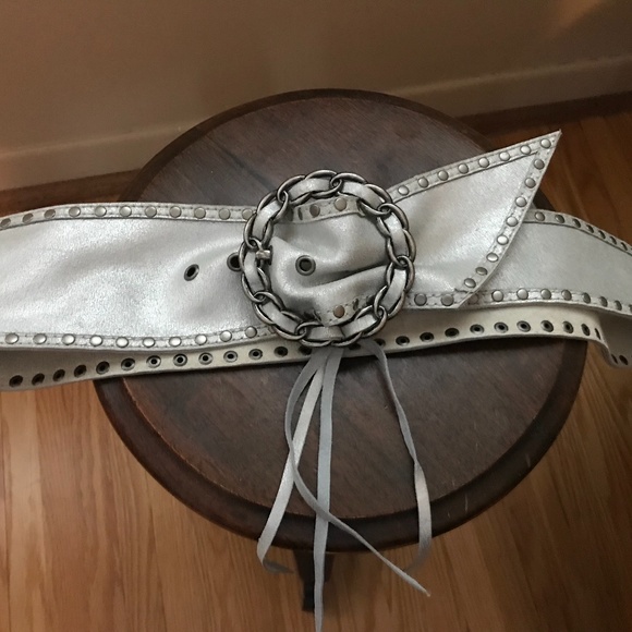 Guess Silver Belt - Genuine Leather, size Large - Picture 1 of 7